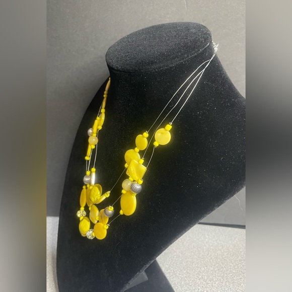 Vintage Yellow Glass Beaded Three Strand Necklace - Picture 2 of 5
